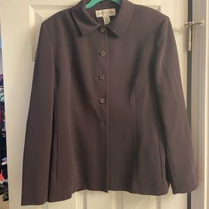 Women’s skirt suit